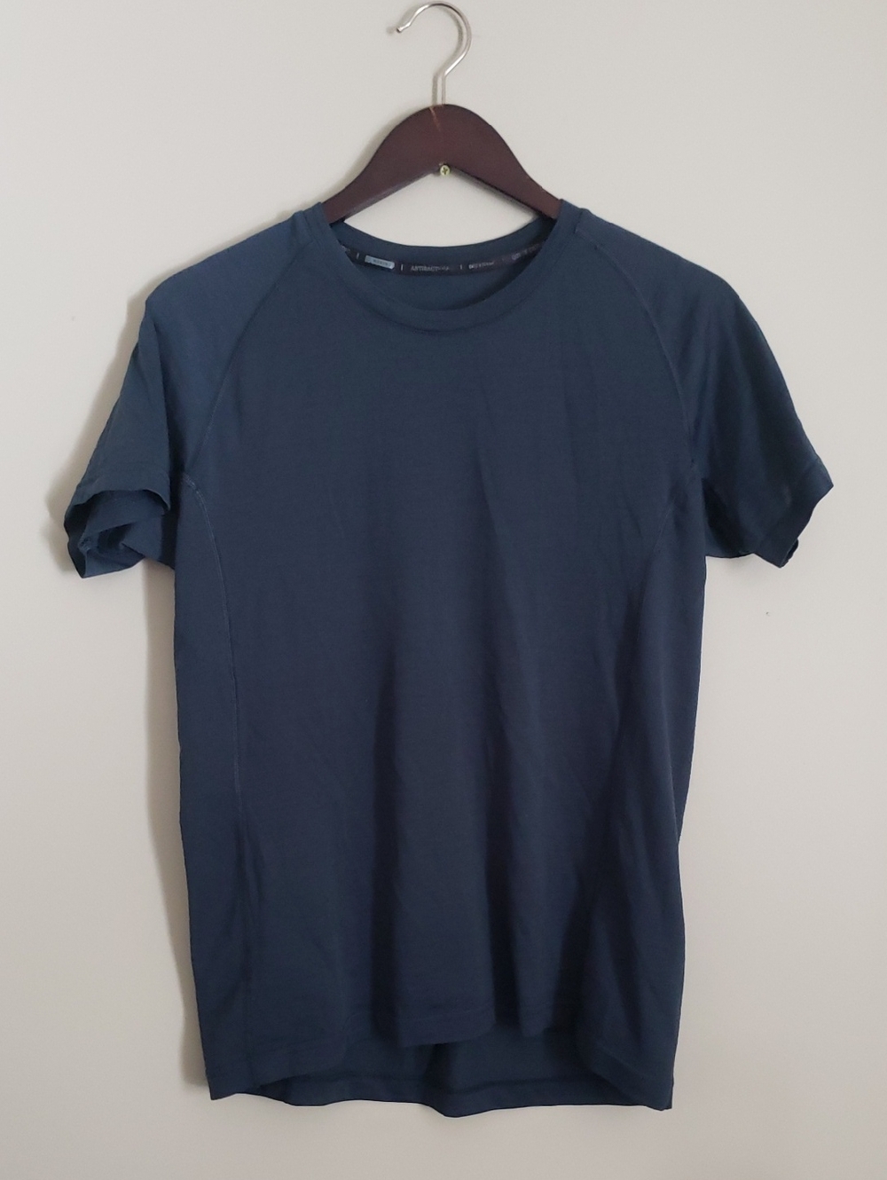 Merino Crew Neck T-Shirt in Navy Blue